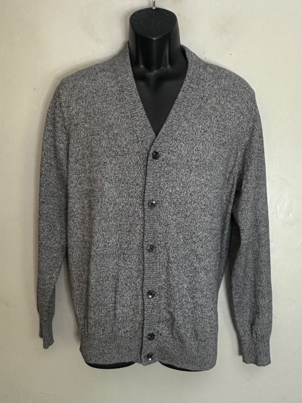 Lachlan Cardigan Sweater Medium Gently worn 100% cotton 20" armpit to armpit